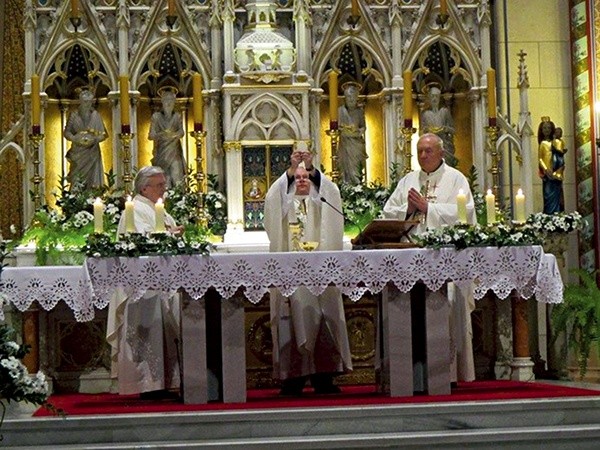 Mszy św. w katedrze pw. św. Wacława przewodniczył  ks. Krzysztof Ora.