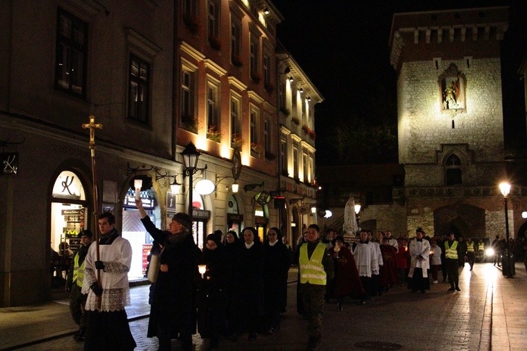 Stare Miasto pełne świętych