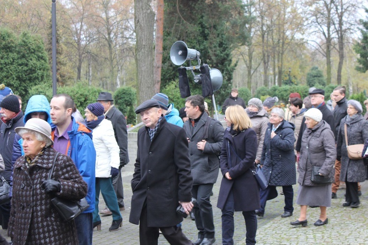 Nabożeństwo na cmentarzu Centralnym w Gliwicach