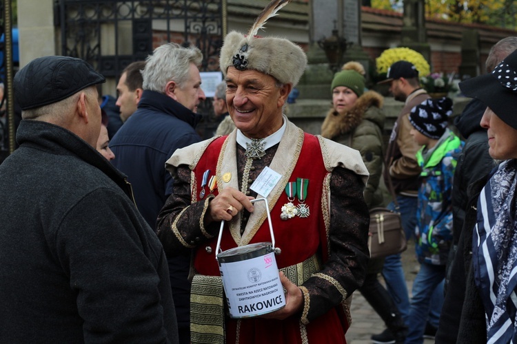 Uroczystość Wszystkich Świętych na cmentarzu Rakowickim