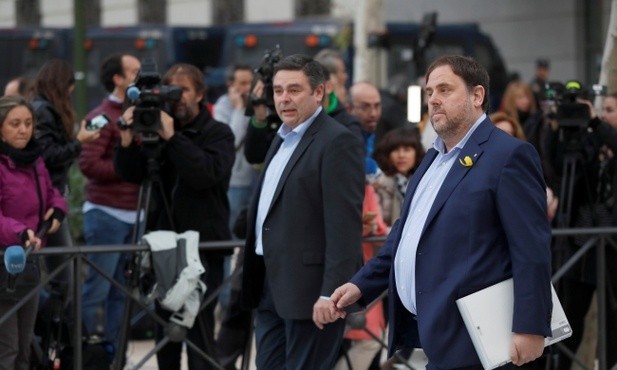Członkowie katalońskich władz przed sądem w Madrycie