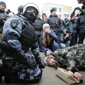 Kilkadziesiąt osób zatrzymanych na marszu nacjonalistów w Moskwie