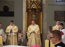 Na progu Eucharystii odbył się ingres abp. Grzegorza Rysia. 