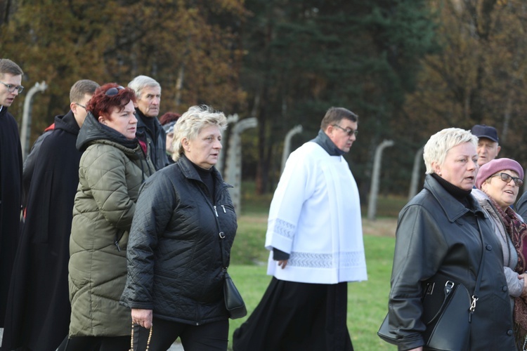 32. Droga Krzyżowa za zmarłych - w byłym KL Auschwitz-Birkenau - 2017