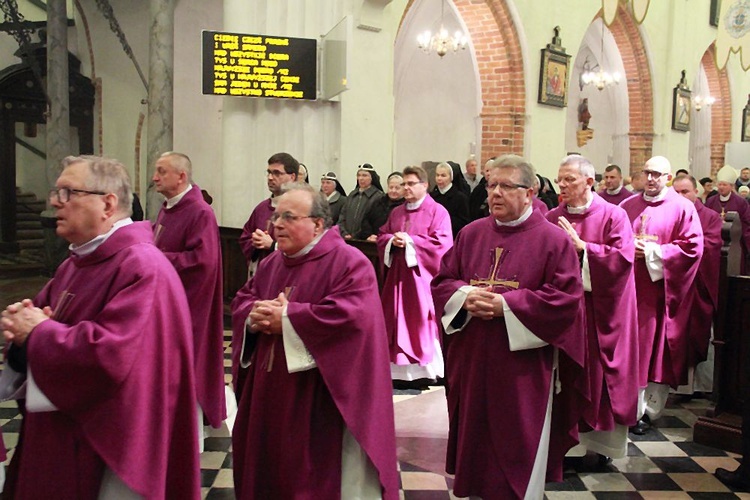 Msza za zmarłych biskupów i kapłanów