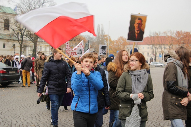 Marsz patriotyczny w Łowiczu