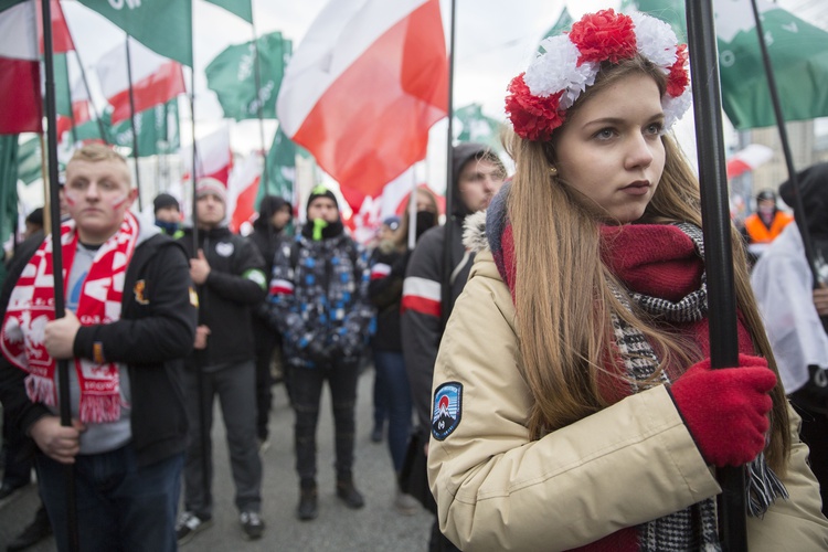 Tysiące flag pod hasłem "My chcemy Boga" 