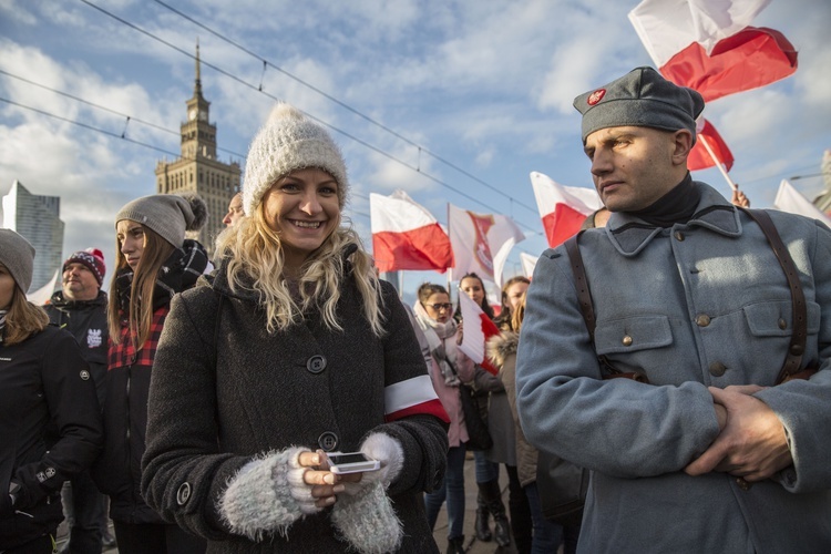 Tysiące flag pod hasłem "My chcemy Boga" 