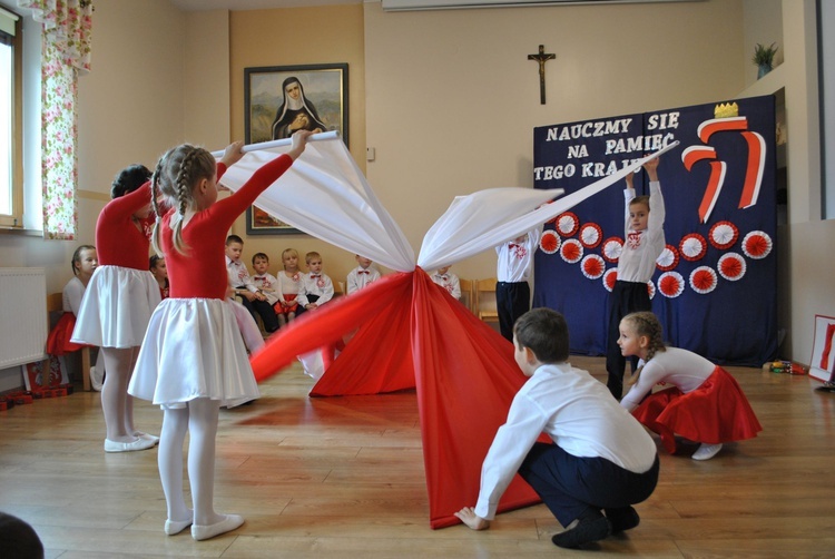 Święto niepodległości w przedszkolu w Tymbarku