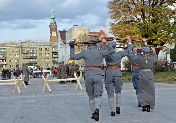 Widowisko batalistyczne "Za Polskę" w centrum Wrocławia