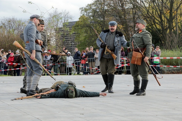 Widowisko batalistyczne "Za Polskę" w centrum Wrocławia