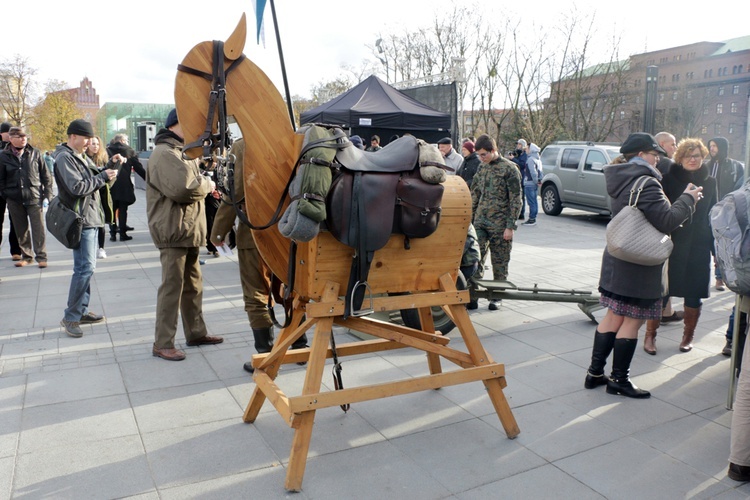 Widowisko batalistyczne "Za Polskę" w centrum Wrocławia