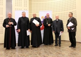 Sesja synodu z nominacją biskupią