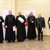 Sesja synodu z nominacją biskupią