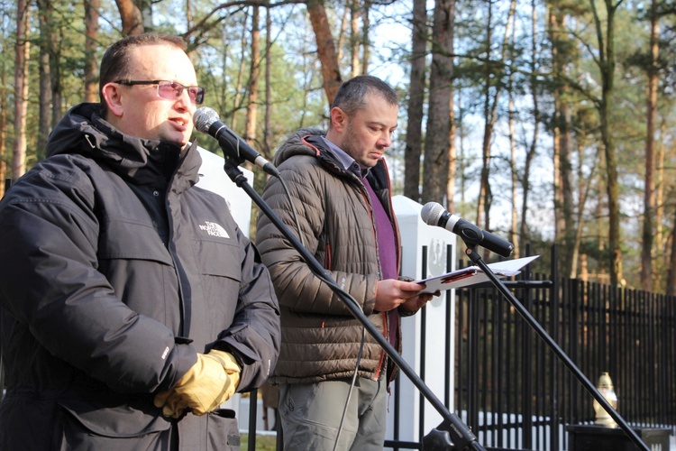 Poświęcenie cmentarza w Leontynowie