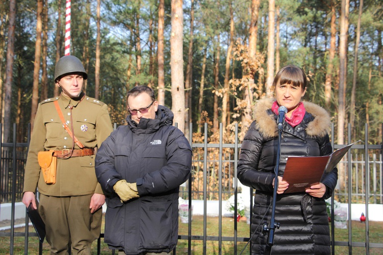 Poświęcenie cmentarza w Leontynowie