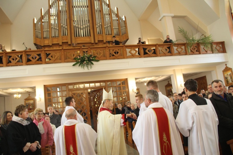 Poświęcenie organów i witraży w Mielcu-Rzochowie