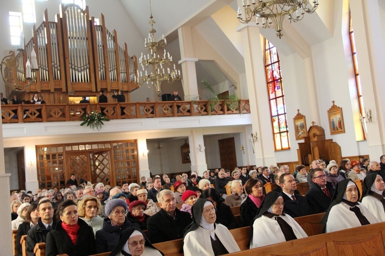 Poświęcenie organów i witraży w Mielcu-Rzochowie