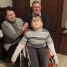 10-letni Marcin ze swoimi rodzicami: Katarzyną i Jerzym Ostrowskimi