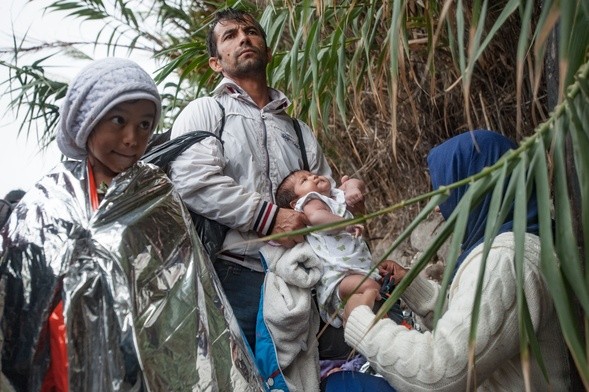 Migranci i uchodźcy: mężczyźni i kobiety w poszukiwaniu pokoju 