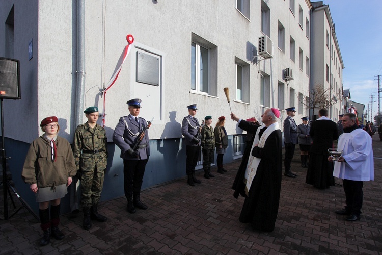 Odsłonięcie tablicy pamiątkowej w Łowiczu