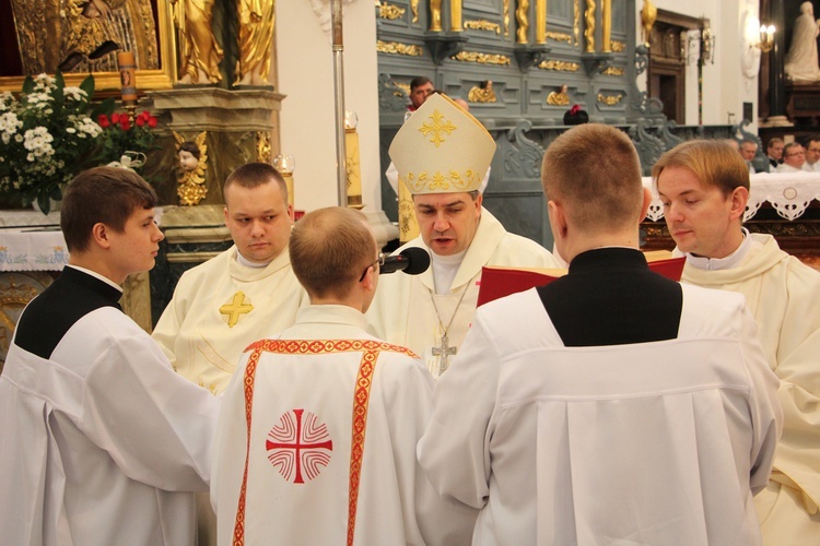 Święcenia diakonatu w katedrze łowickiej