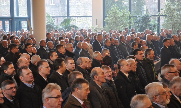 Dzień skupienia szafarzy Komunii św. w Opolu