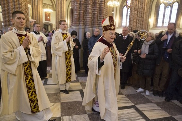 Abp Hoser: zostałem cudownie uzdrowiony