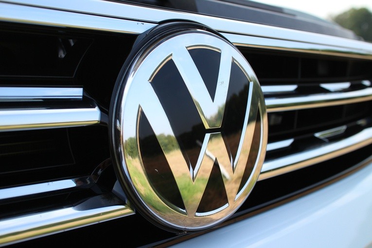 "Puls Biznesu": Niechlujny pozew pomógł Volkswagenowi