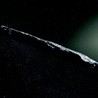 Asteroida Oumuamua znalazła się w pobliżu Ziemi niespodziewanie i już oddala się od nas.