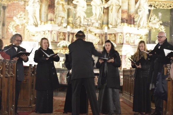 Jedyny w Polsce chór synagogalny nie wystąpił w Kościele Pokoju w pełnym składzie.