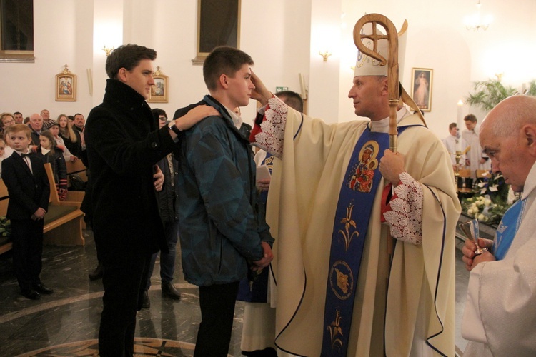 Zakręt. Bierzmowanie przy Madonnie