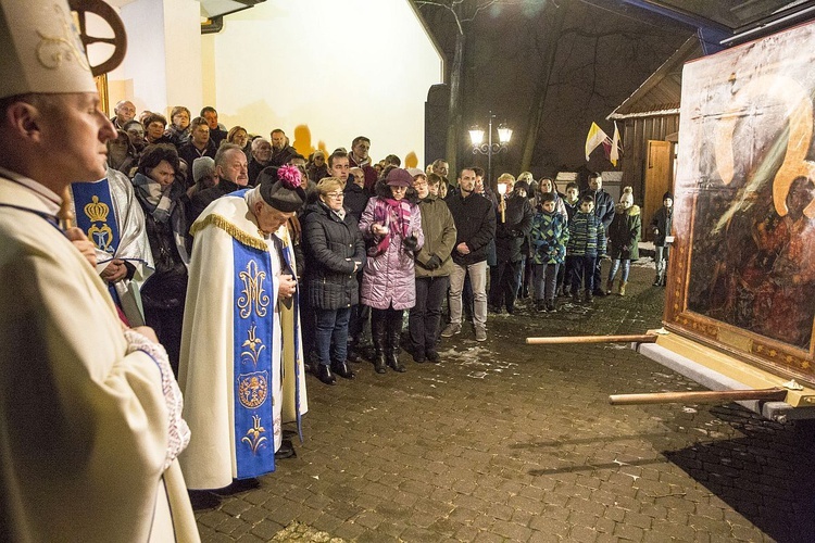 Długa Kościelna: Matka Boża w świątyni swojej Mamy