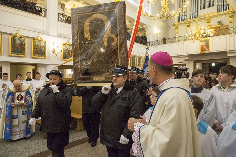 Długa Kościelna: Matka Boża w świątyni swojej Mamy