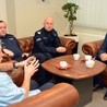 Minister Błaszczak odwiedził postrzelonego policjanta