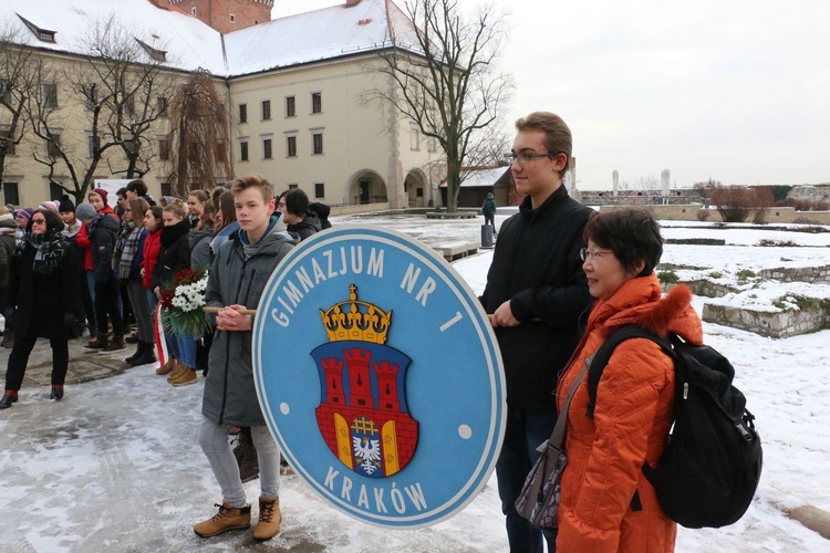 Uczniowie uczcili pamięć marszałka Józefa Piłsudskiego