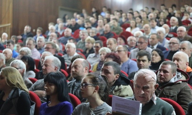 Na premierowym pokazie filmu widzów nie brakowało...