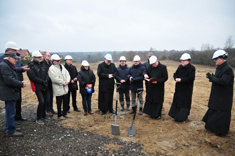 Początek budowy kościoła św. Jana Kantego