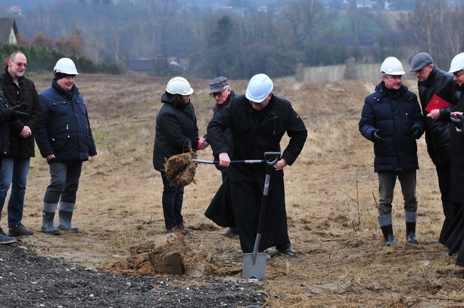 Początek budowy kościoła św. Jana Kantego