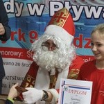 Św. Mikołaj z pływakami w Szczyrku