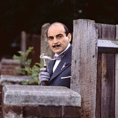 David Suchet, najsłynniejszy odtwórca Poirota, eksponował religijność detektywa. Nie wszystkim to się podobało.