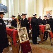 W Gdyni rozpoczął się pogrzeb oficerów MW straconych przez komunistyczne władze