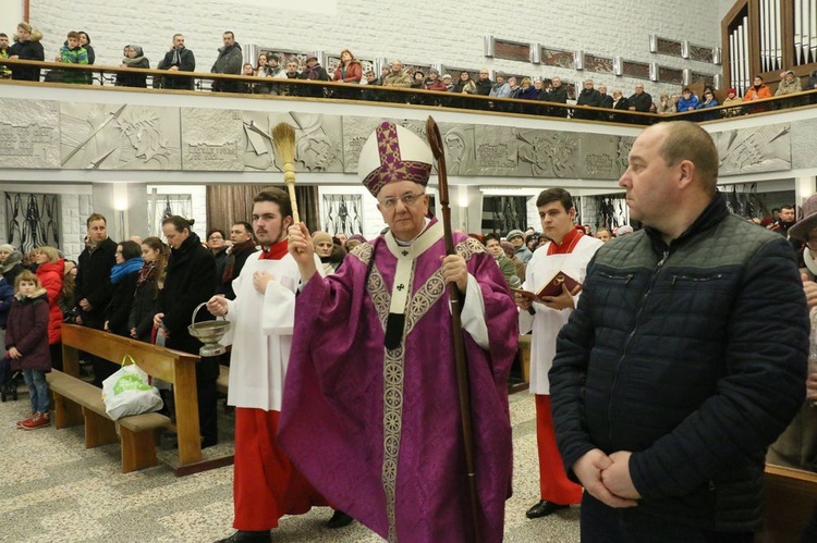 Poświęcenie odnowionego kościoła w Świdniku