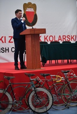 Minister Bańka zapowiedział wstrzymanie finansowania Polskiego Związku Kolarskiego