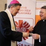 Prezenty dla dzieci i paczki żywnościowe dla najuboższych