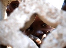 Nigeria: migranci w rękach handlarzy ludźmi