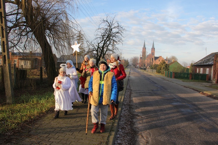 Kolędnicy misyjni z parafii w Złakowie