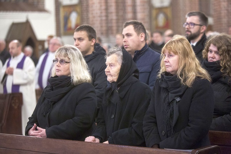 Powiedzcie, że odszedł święty. Pogrzeb bp. Stanisława Kędziory