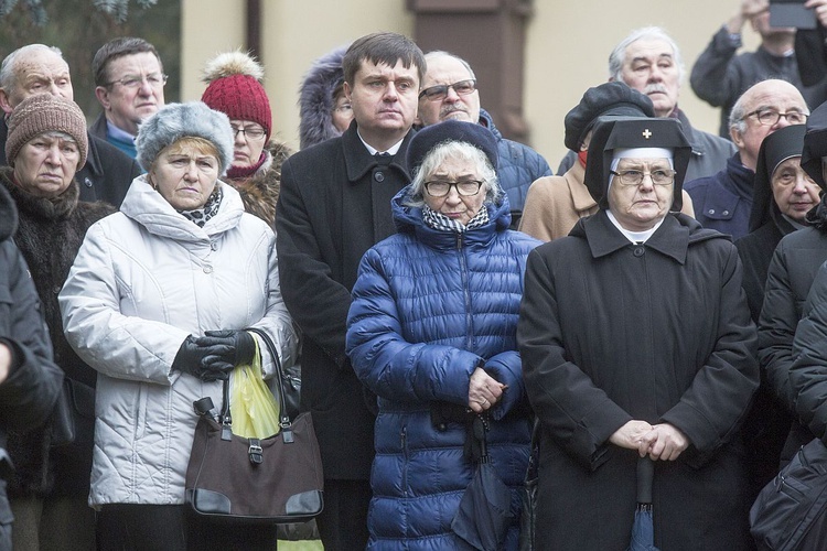 Bp Stanisław spoczął na Cmentarzu Bródzieńskim