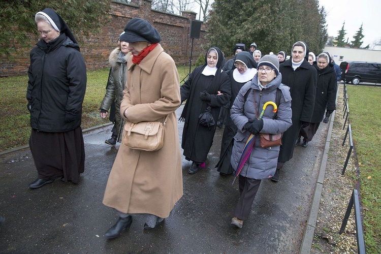 Bp Stanisław spoczął na Cmentarzu Bródzieńskim